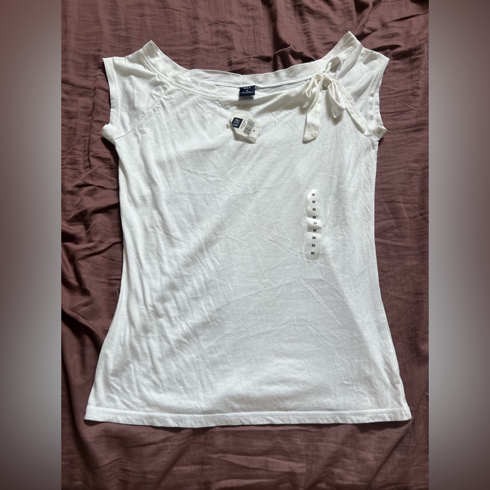 Women’s GAP Top